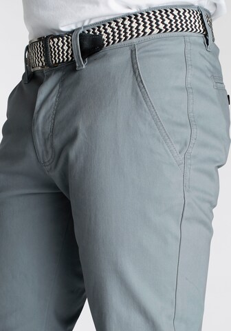 DELMAO Regular Chino Pants in Grey