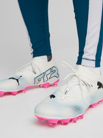 PUMA Футболни обувки 'Future 7 Match' в бяло: отпред