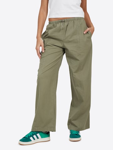 BRAVE SOUL Wide leg Broek in Groen: voorkant