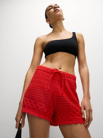 Regular Pantalon Marks & Spencer en rouge : devant