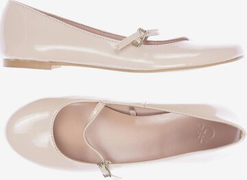 UNITED COLORS OF BENETTON Flats & Loafers in 37 in Beige: front