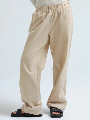 Seamless Basic Pants ' Lago pants ' in Beige: front