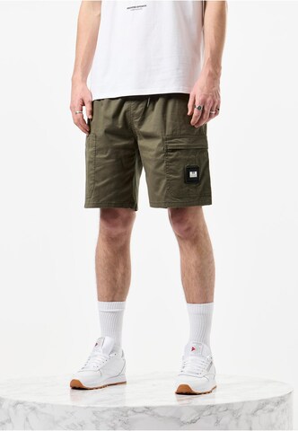 Weekend Offender Regular Shorts 'Uptown Unility' in Grün: Vorderseite