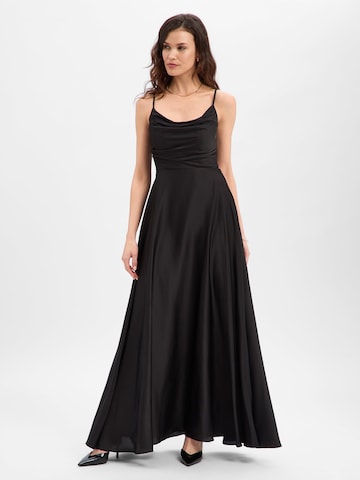Marie Lund Evening Dress in Black: front
