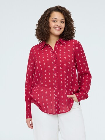 Fiorella Rubino Shirt in Red: front