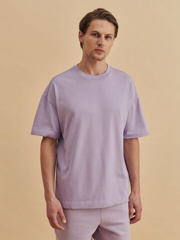 DAN FOX APPAREL Koszulka 'Erik' w kolorze fioletowy: przód