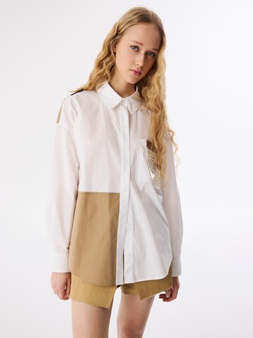Twist Blouse in Beige: voorkant