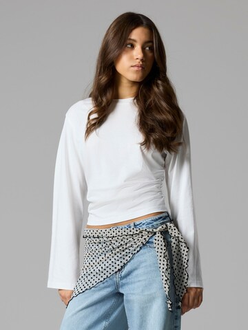 LMTD Shirt in Wit: voorkant