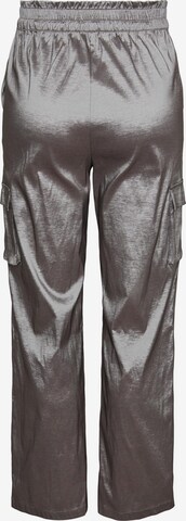 PIECES Regular Cargo Pants in Silver