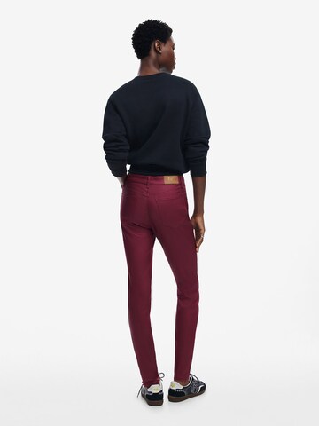 Coupe slim Pantalon Desigual en rouge