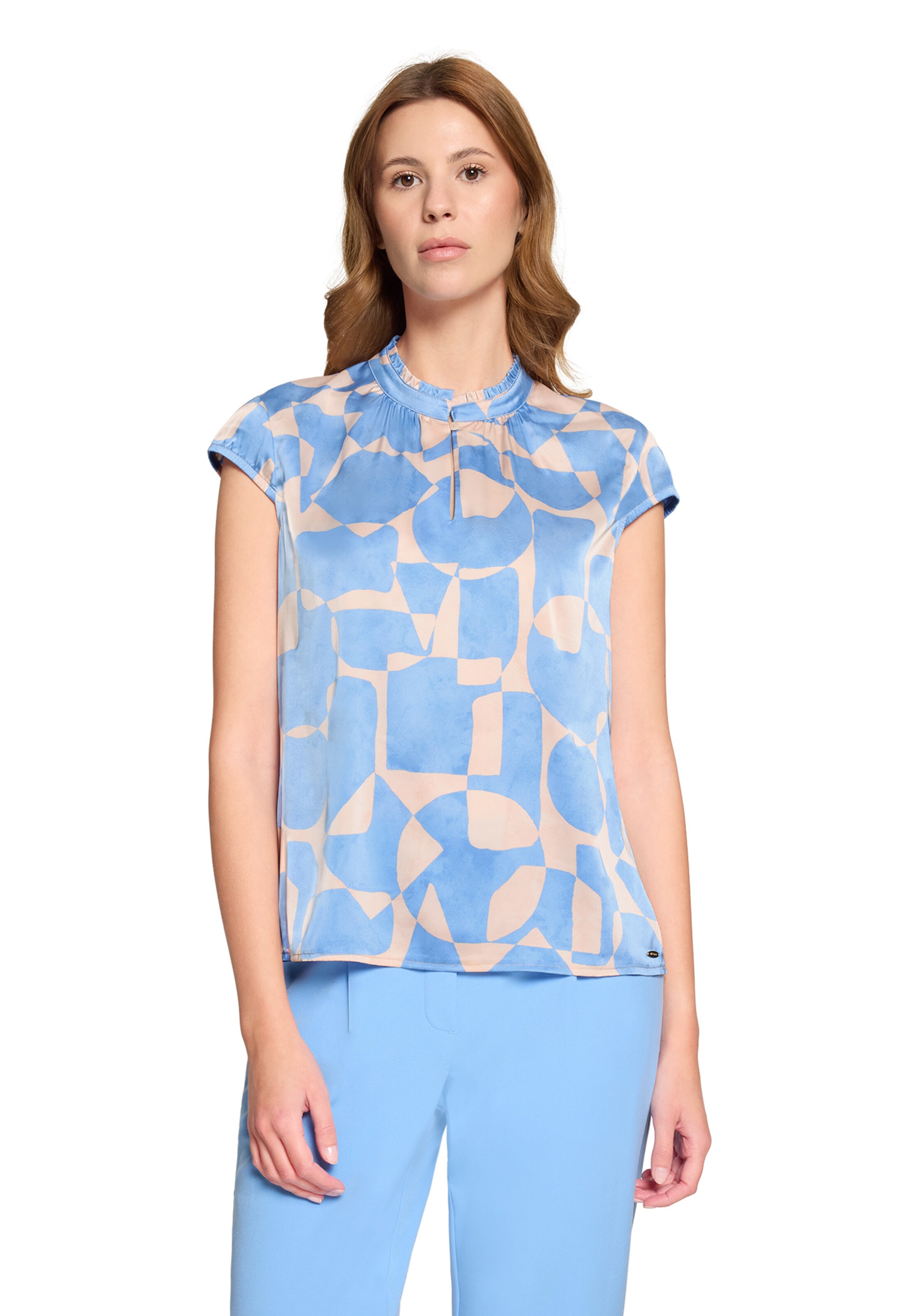 Betty & Co Blouse in Blue: front