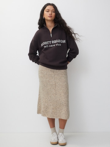 Pull&Bear Sweatshirt in Brown