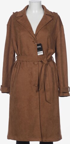 Smashed Lemon Jacket & Coat in M in Brown: front