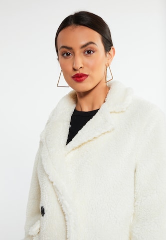 faina Wintermantel in Wit