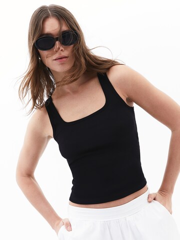 OXXO Top in Black