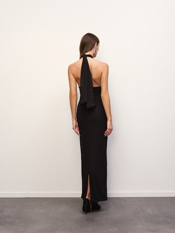 RÆRE by Lorena Rae Вечерна рокля 'Noura' в черно