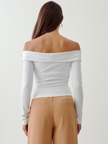 Tussah Top 'BRENDA' in White: back