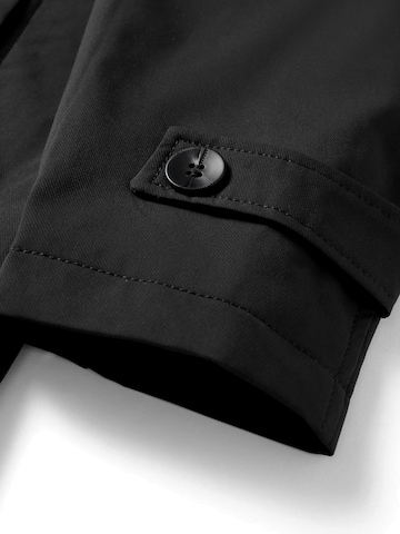 ALLTHEMEN Between-Seasons Coat 'Hülle' in Black