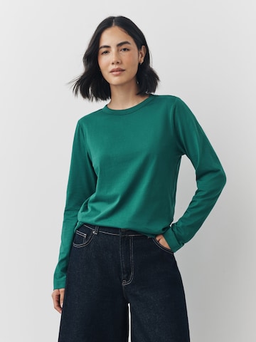 Next Shirt in Green: front