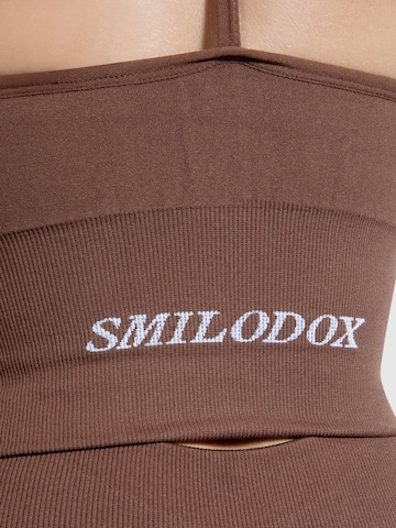 Smilodox Sports top in Brown