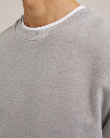 WE Fashion Sweatshirt in Grey