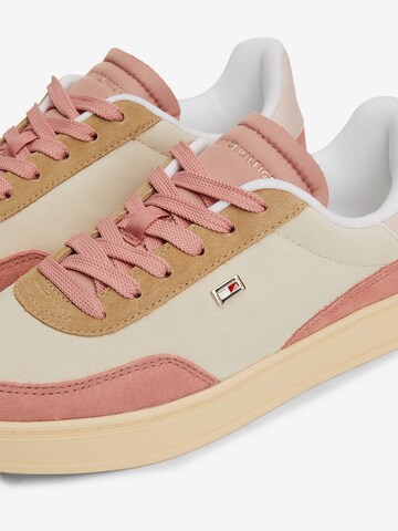 TOMMY HILFIGER Sneakers laag in Beige