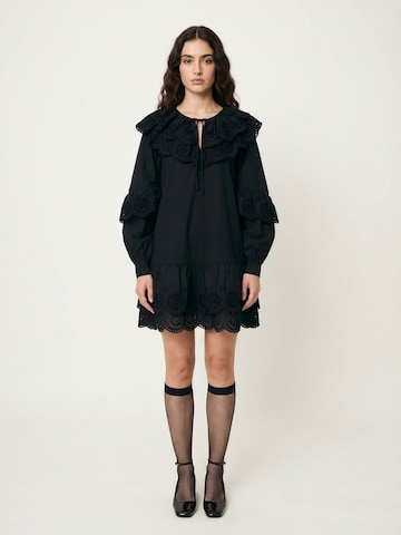 Crās Jurk ' Nellacras ' in Zwart: voorkant