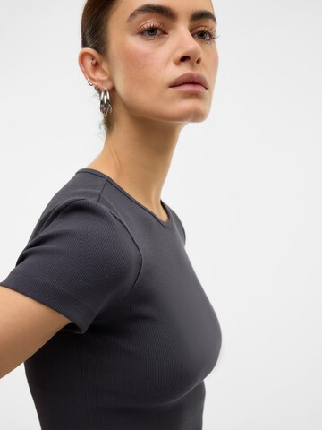 Maglietta 'VMChloe' di VERO MODA in grigio