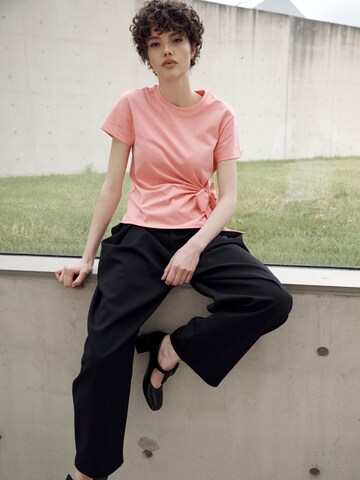 I want the moon Shirt 'ELEVATE_ Zoe' in Orange