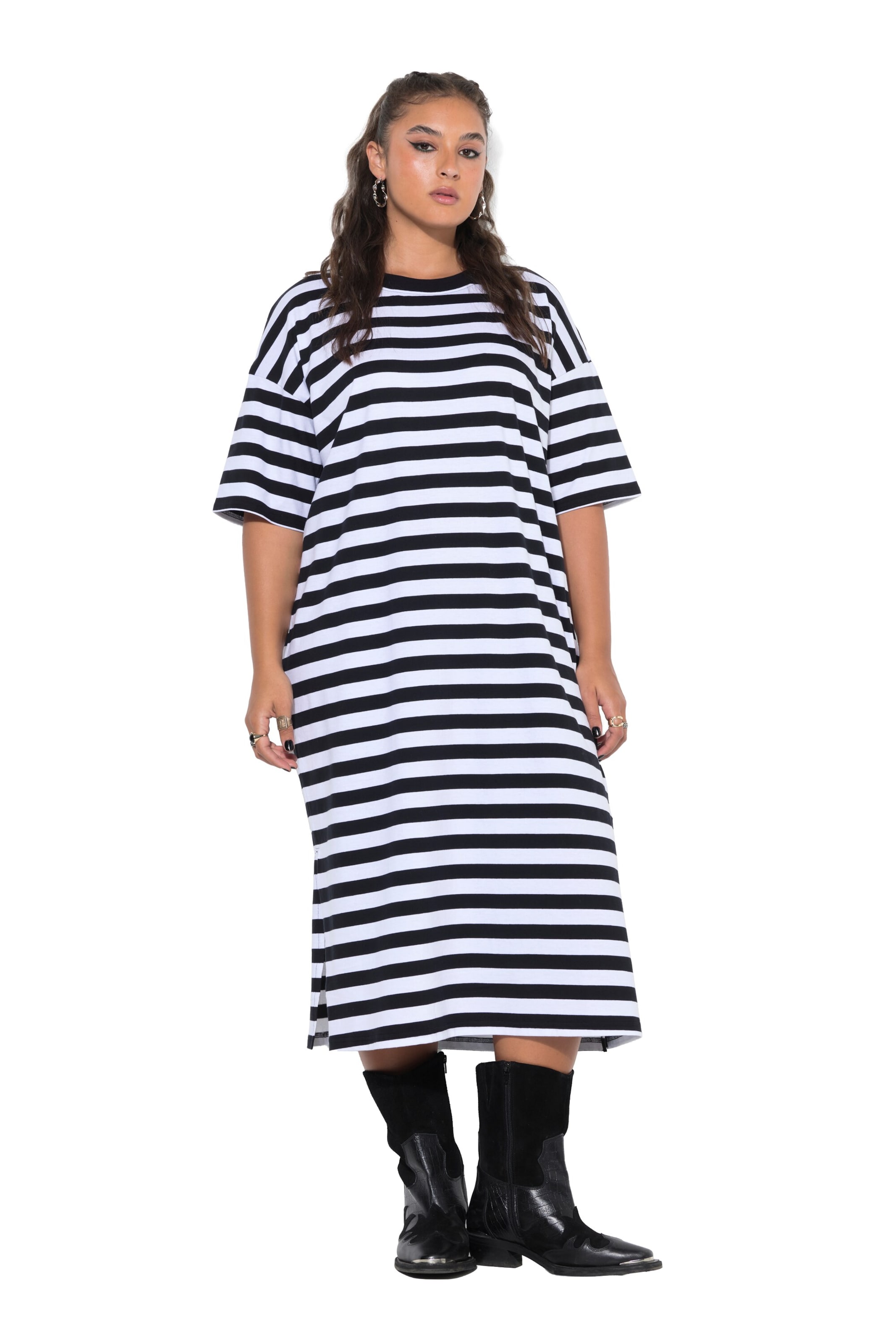 Studio Untold Dress in Black: front