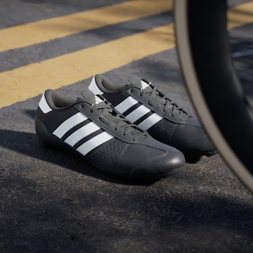 Scarpa sportiva 'Heritage Road' di ADIDAS PERFORMANCE in nero