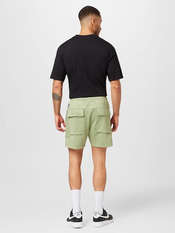 NIKE Regularen Outdoor hlače | zelena barva