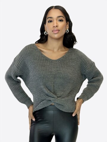 Elara Pullover in Grau: Vorderseite