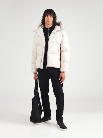 Geacă de iarnă de la ARMANI EXCHANGE pe alb