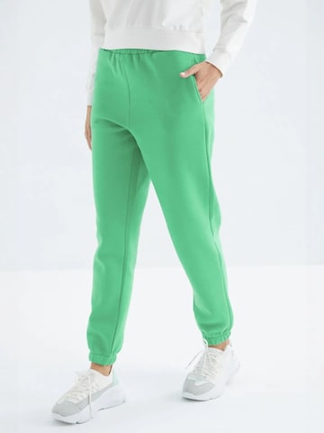 Tommy Life Regular Sportbroek in Groen
