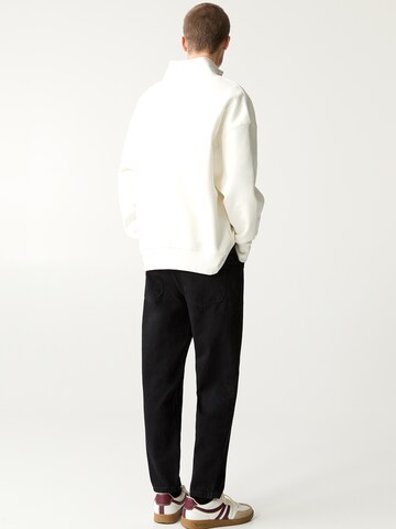 Pull&Bear Regular Jeans in Zwart
