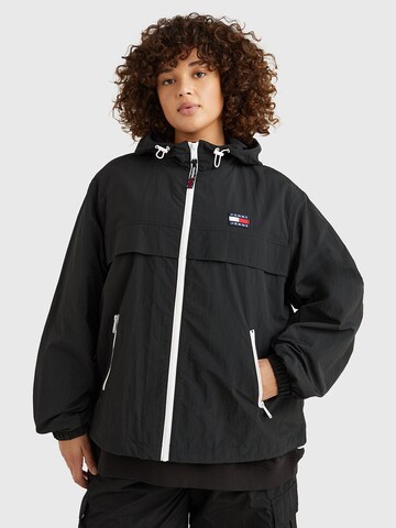 Tommy Jeans Curve Between-Season Jacket ' Chicago ' in Black: front