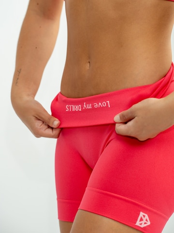 DRILLS Apparel Skinny Leggings 'VIVID Scrunch Shorts'‌‌‌‌ in Pink
