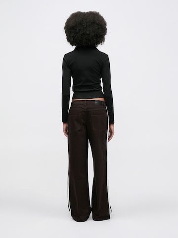 ruda ADIDAS ORIGINALS Plačios klešnės Džinsai 'FIREBIRD'