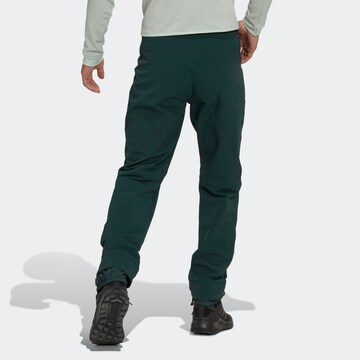 Coupe slim Pantalon outdoor 'Yearound' ADIDAS TERREX en vert