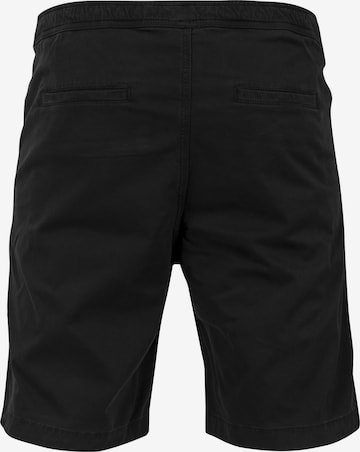 Urban Classics Regular Joggshorts in Schwarz