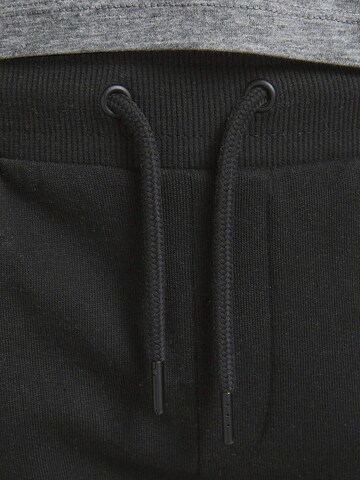 Tapered Pantaloni 'Gordon' di Jack & Jones Junior in nero