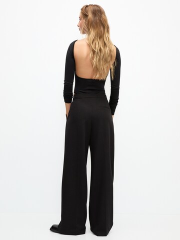 Wide Leg Pantalon à pince Pull&Bear en noir