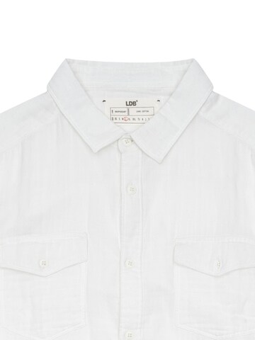 Coupe regular Chemise LDB en blanc