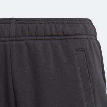 ADIDAS SPORTSWEAR - Tapered Calças de desporto 'Essentials' em preto