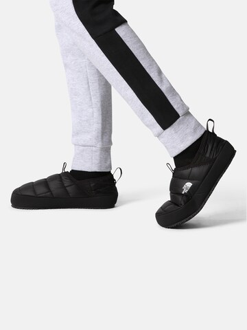 THE NORTH FACE Superge 'THERMOBALL TRACTION MULE II' | črna barva: sprednja stran