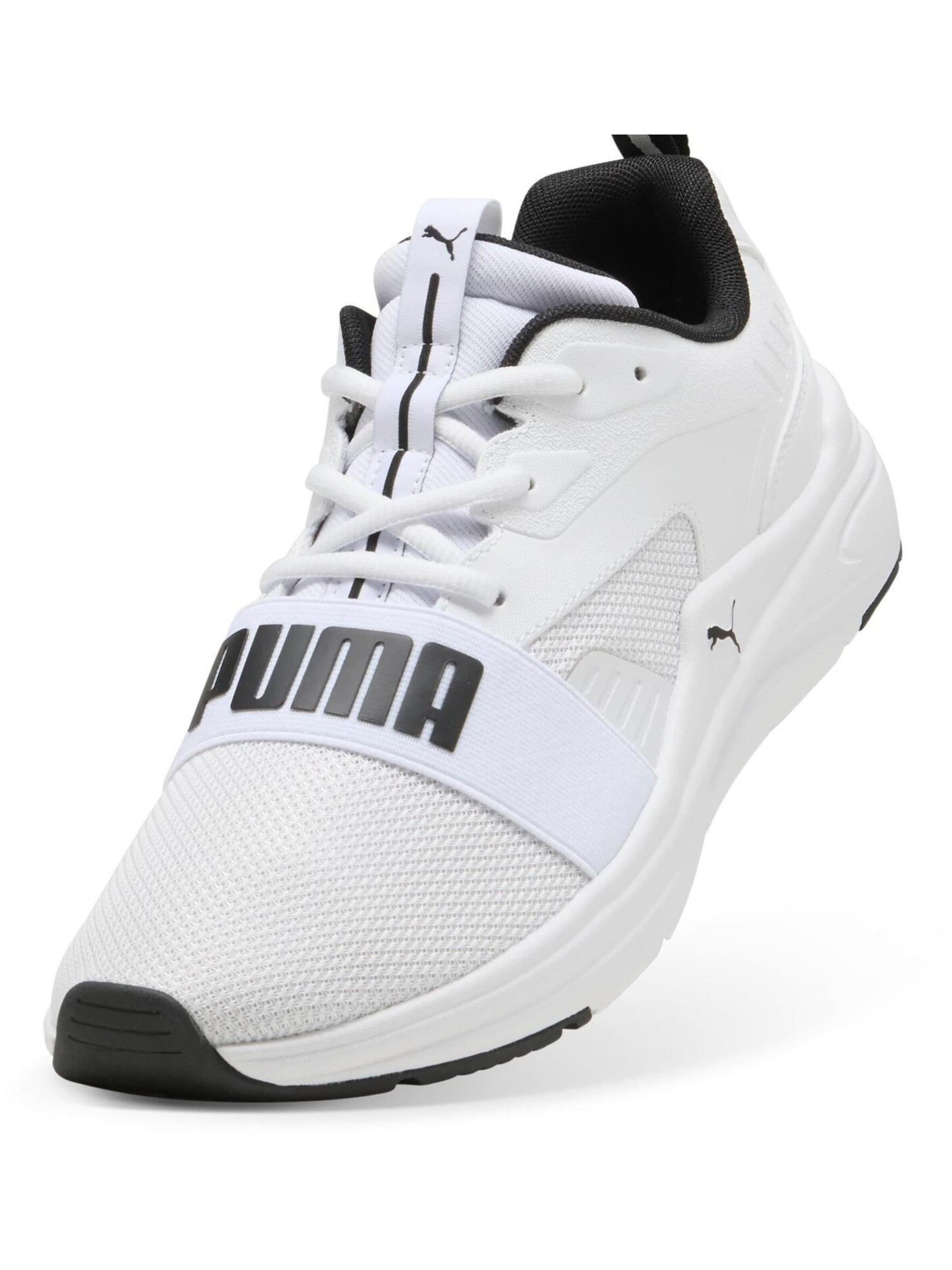 Baskets basses PUMA en blanc : devant