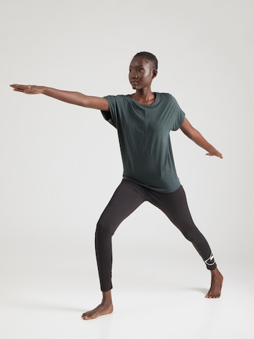 T-shirt fonctionnel CURARE Yogawear en vert