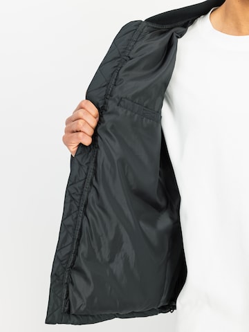 ALPHA INDUSTRIES Jacke 'MA-1' in Schwarz: Seite