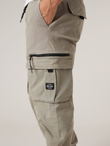 Regular Pantalon Deeluxe en vert